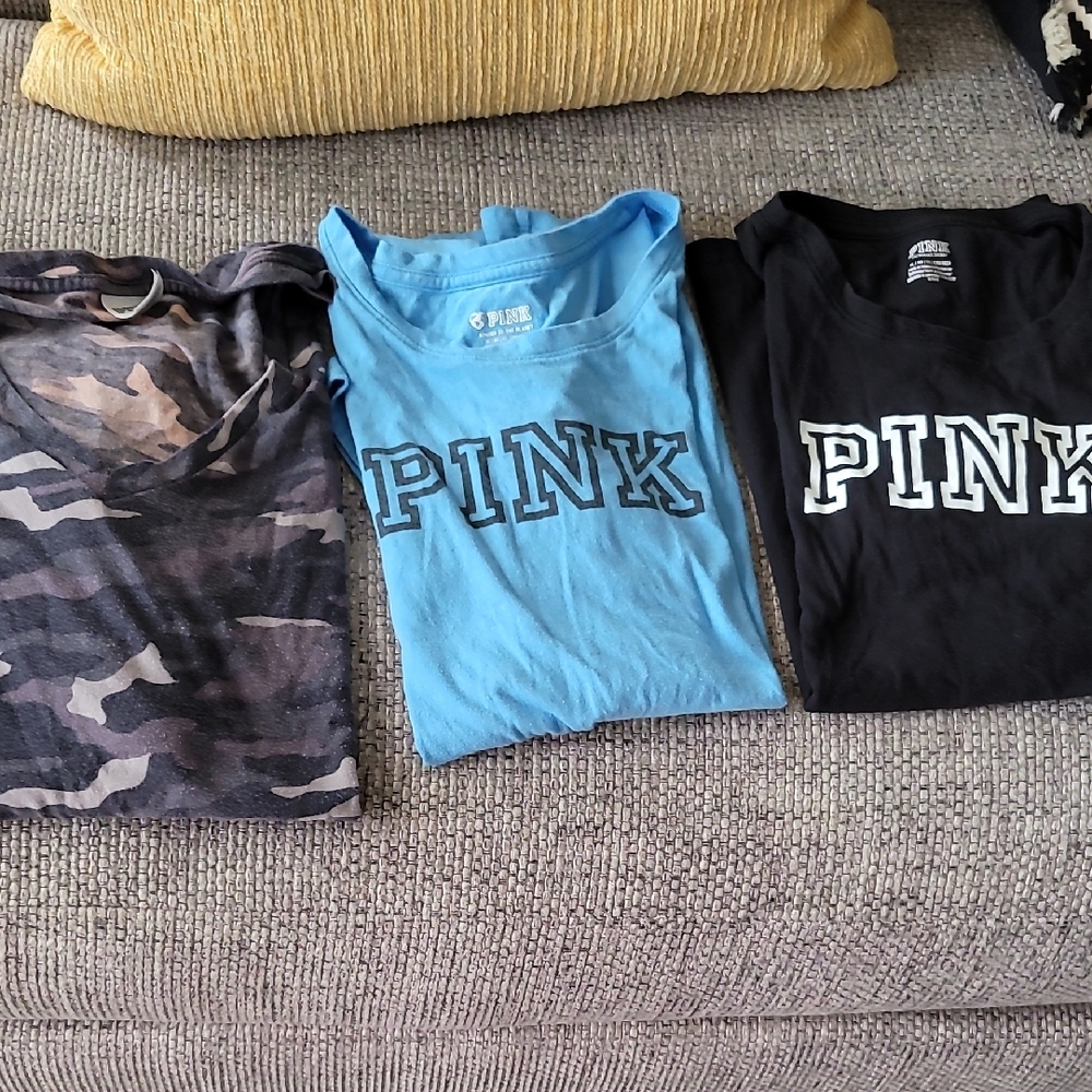 PINK Victoria's Secret Gray and Blue Short Sleeve Tees